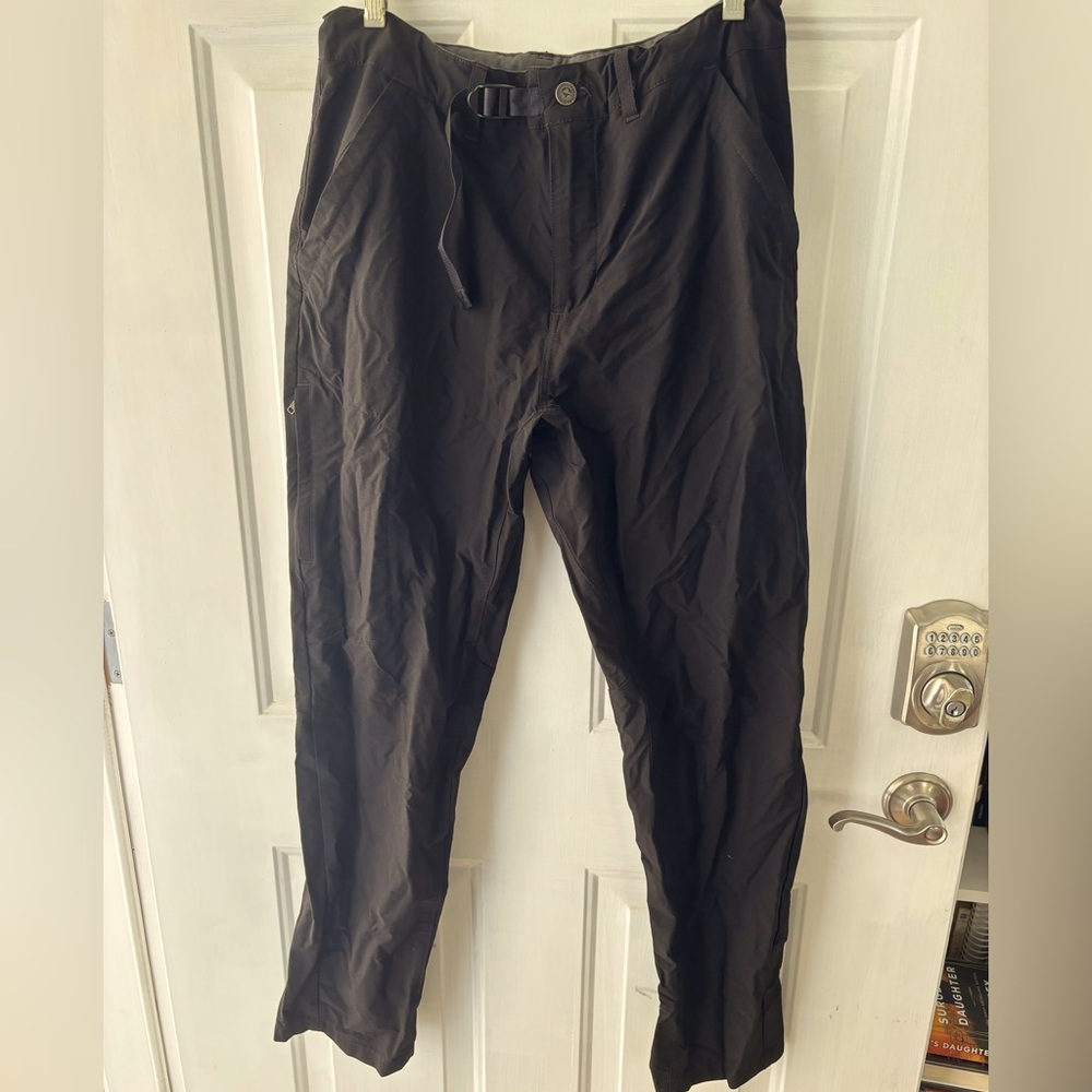 Patagonia Black hiking pants with adjustable waist belt
